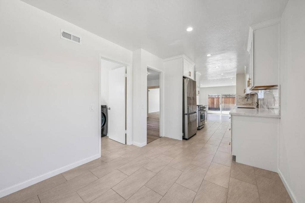 700 Gull Avenue, Foster City, CA 94404 700 Gull Avenue, Foster City, CA 94404