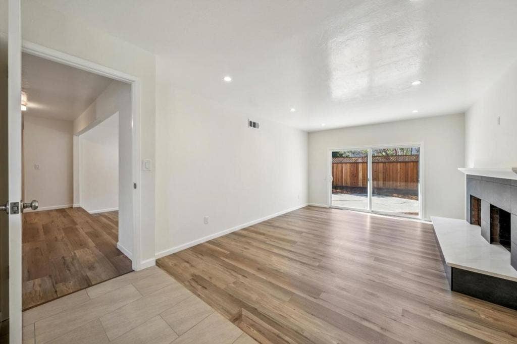 700 Gull Avenue, Foster City, CA 94404 700 Gull Avenue, Foster City, CA 94404