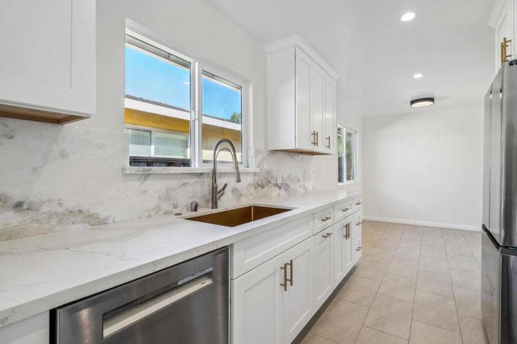 700 Gull Avenue, Foster City, CA 94404 700 Gull Avenue, Foster City, CA 94404