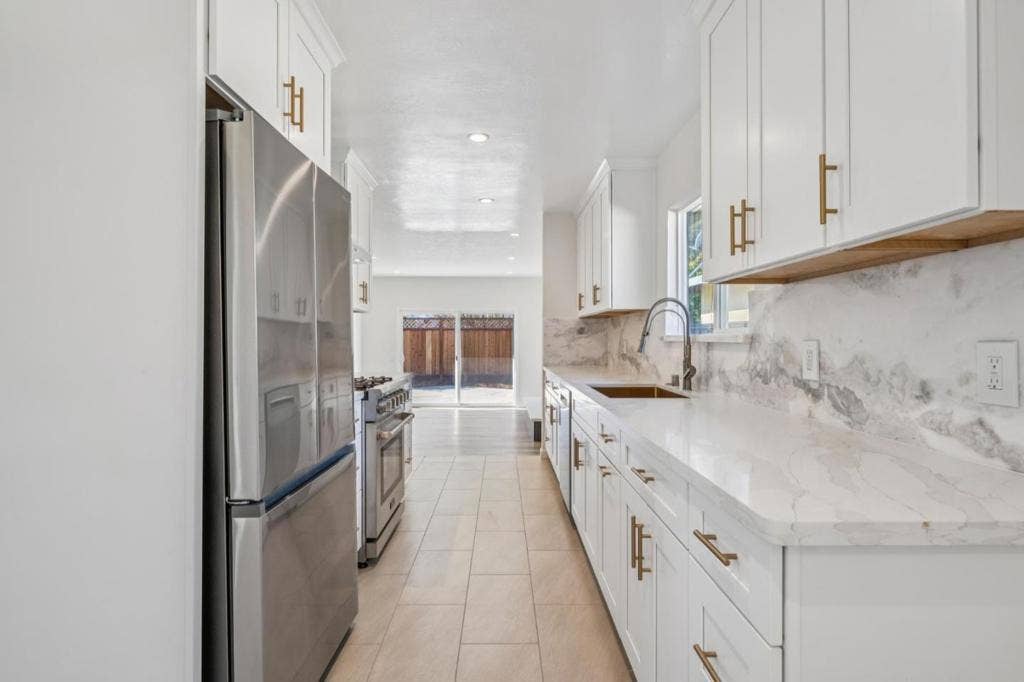 700 Gull Avenue, Foster City, CA 94404 700 Gull Avenue, Foster City, CA 94404