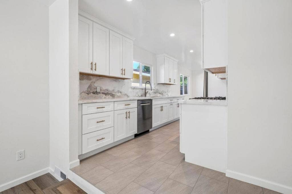 700 Gull Avenue, Foster City, CA 94404 700 Gull Avenue, Foster City, CA 94404
