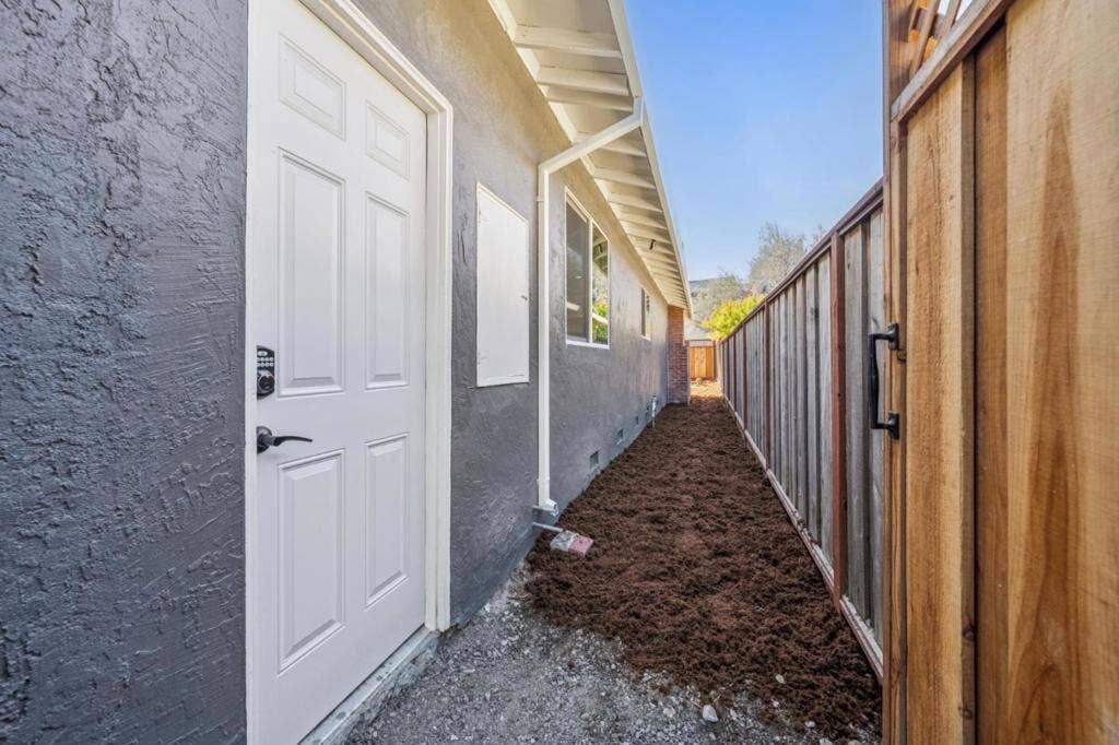700 Gull Avenue, Foster City, CA 94404 700 Gull Avenue, Foster City, CA 94404