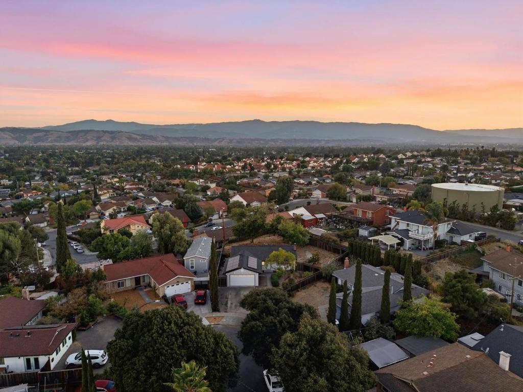 690 Bold Court, San Jose, CA 95111 690 Bold Court, San Jose, CA 95111