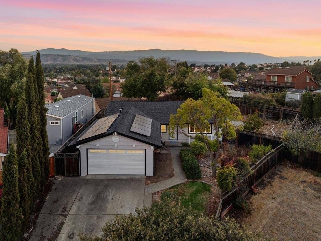 690 Bold Court, San Jose, CA 95111 690 Bold Court, San Jose, CA 95111