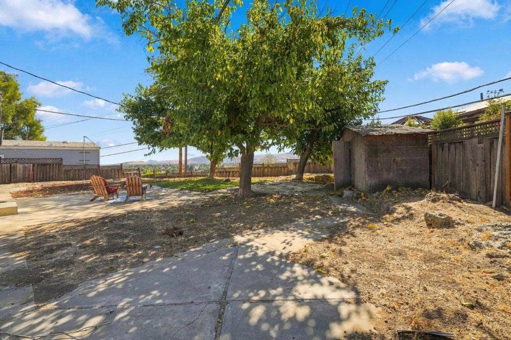 690 Bold Court, San Jose, CA 95111 690 Bold Court, San Jose, CA 95111