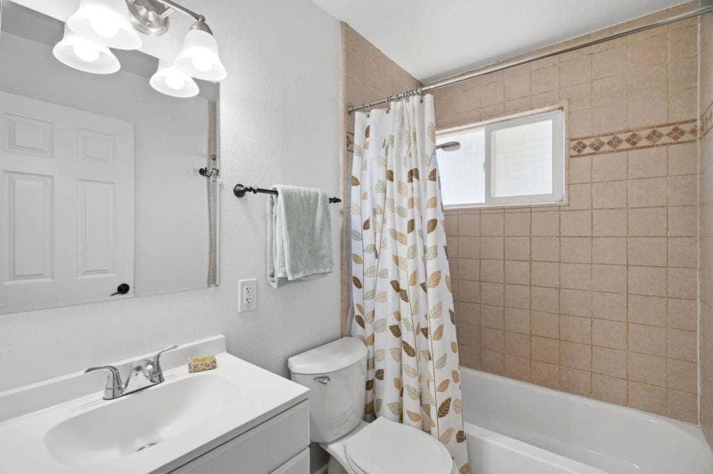 690 Bold Court, San Jose, CA 95111 690 Bold Court, San Jose, CA 95111
