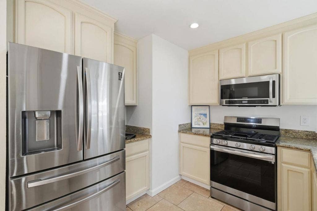 690 Bold Court, San Jose, CA 95111 690 Bold Court, San Jose, CA 95111
