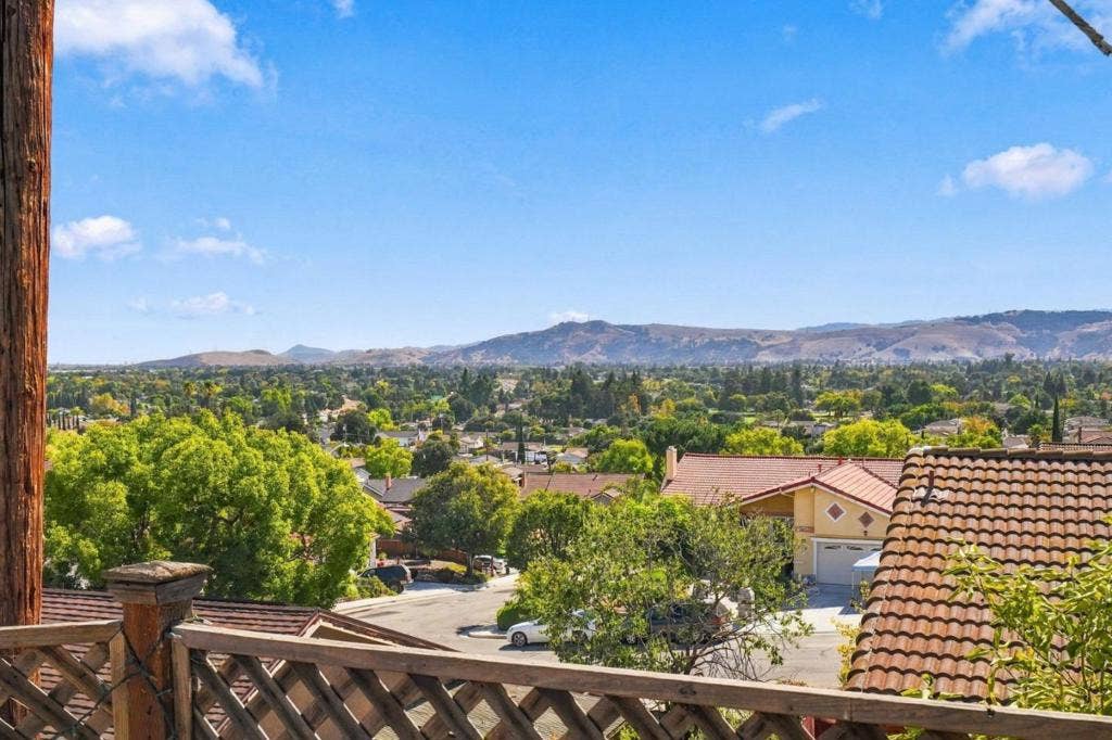 690 Bold Court, San Jose, CA 95111 690 Bold Court, San Jose, CA 95111
