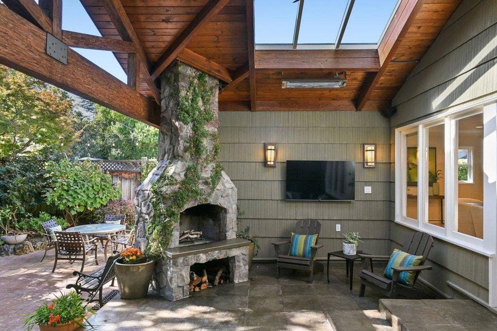 151 Louise Lane, San Mateo, CA 94403 151 Louise Lane, San Mateo, CA 94403