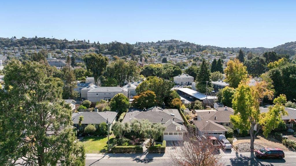 151 Louise Lane, San Mateo, CA 94403 151 Louise Lane, San Mateo, CA 94403
