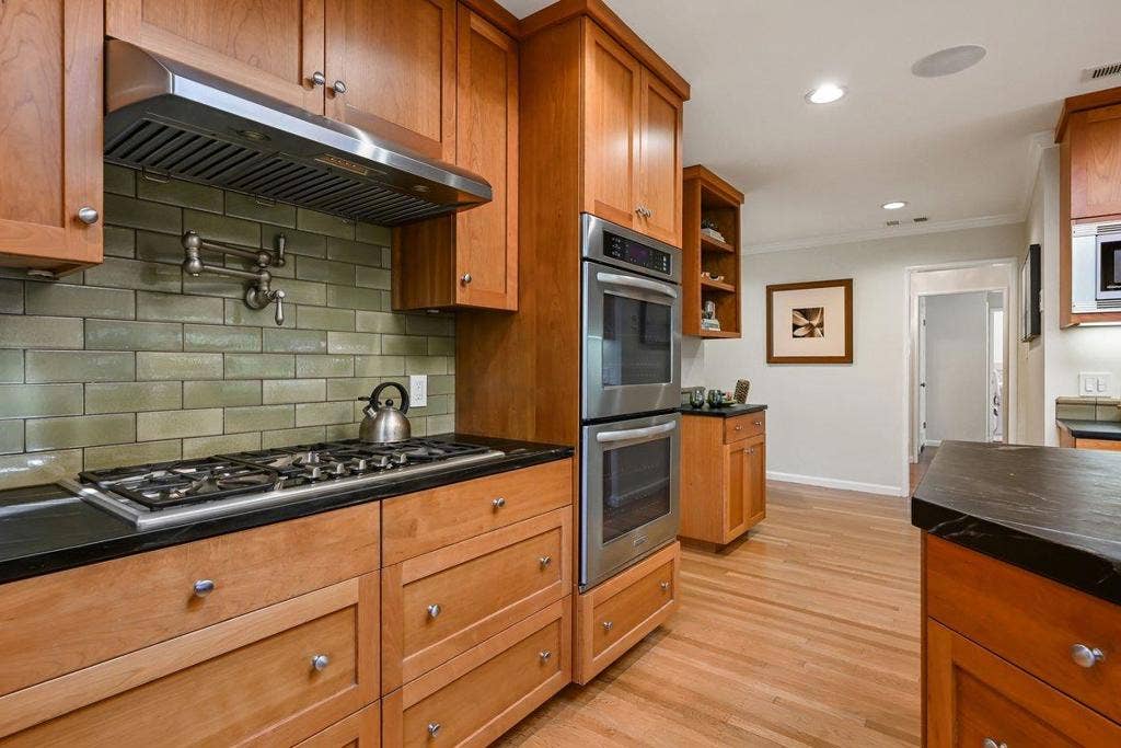 151 Louise Lane, San Mateo, CA 94403 151 Louise Lane, San Mateo, CA 94403