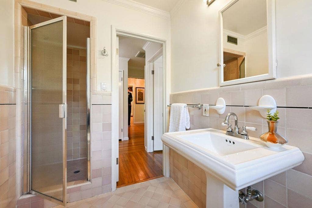 151 Louise Lane, San Mateo, CA 94403 151 Louise Lane, San Mateo, CA 94403