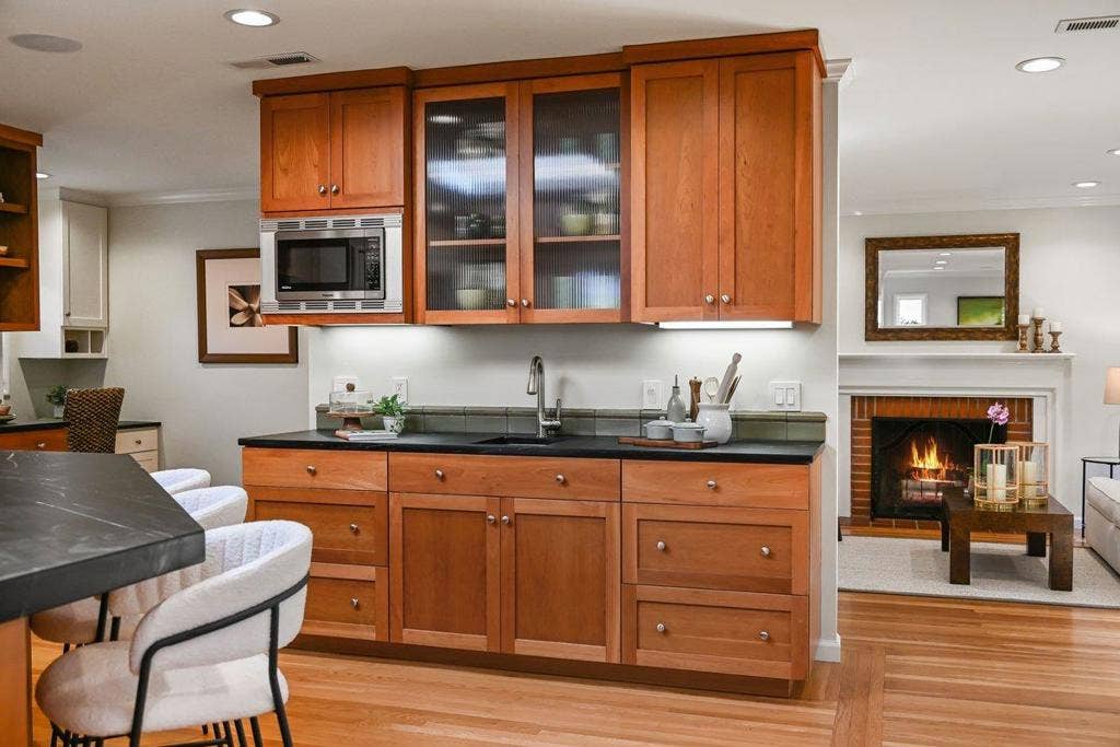 151 Louise Lane, San Mateo, CA 94403 151 Louise Lane, San Mateo, CA 94403