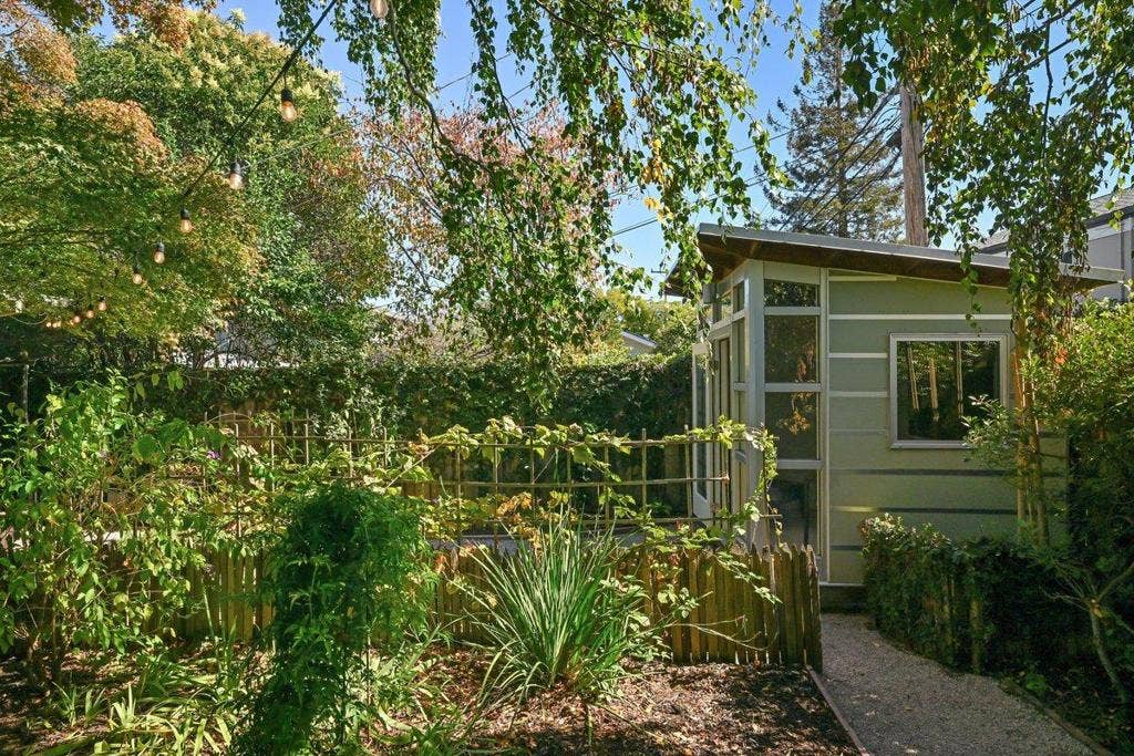 151 Louise Lane, San Mateo, CA 94403 151 Louise Lane, San Mateo, CA 94403
