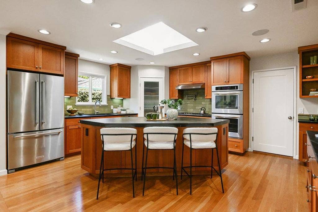 151 Louise Lane, San Mateo, CA 94403 151 Louise Lane, San Mateo, CA 94403