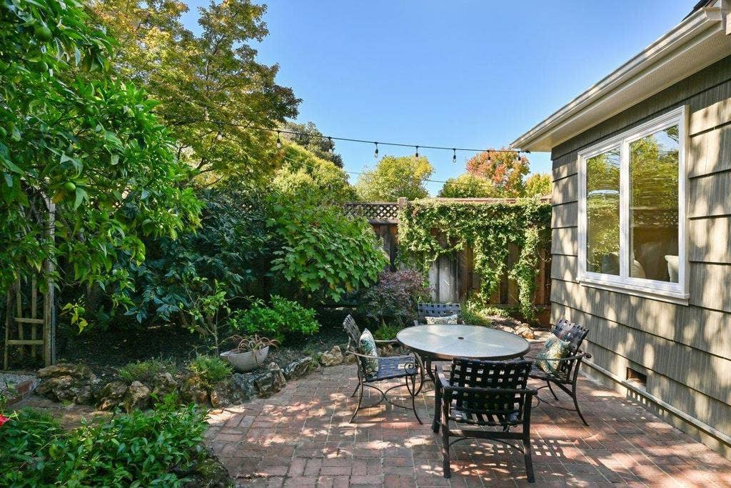 151 Louise Lane, San Mateo, CA 94403 151 Louise Lane, San Mateo, CA 94403