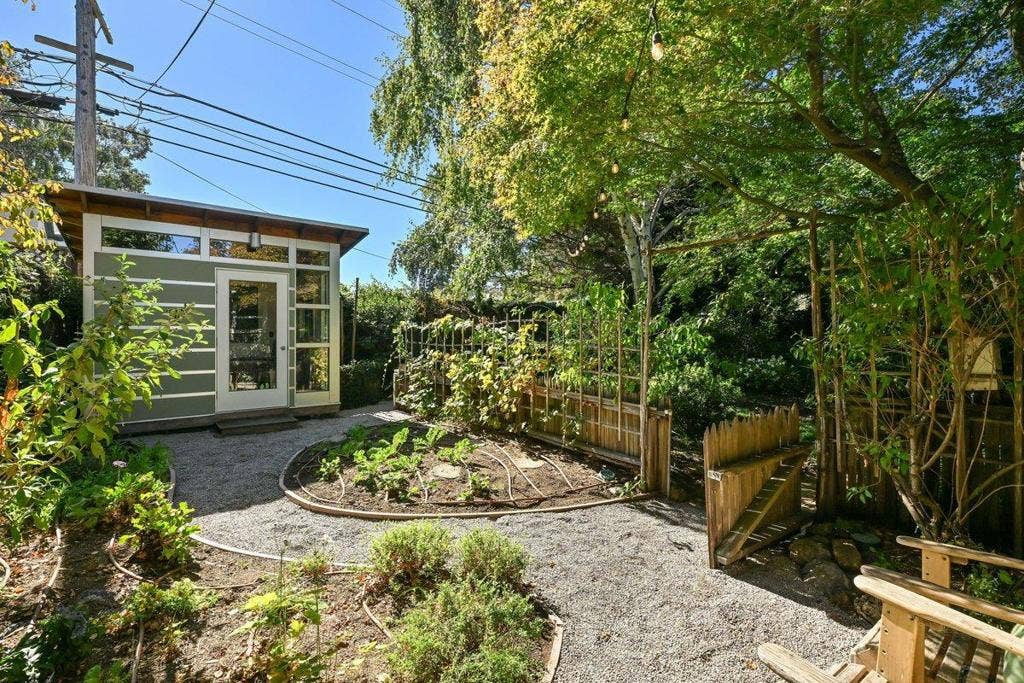 151 Louise Lane, San Mateo, CA 94403 151 Louise Lane, San Mateo, CA 94403