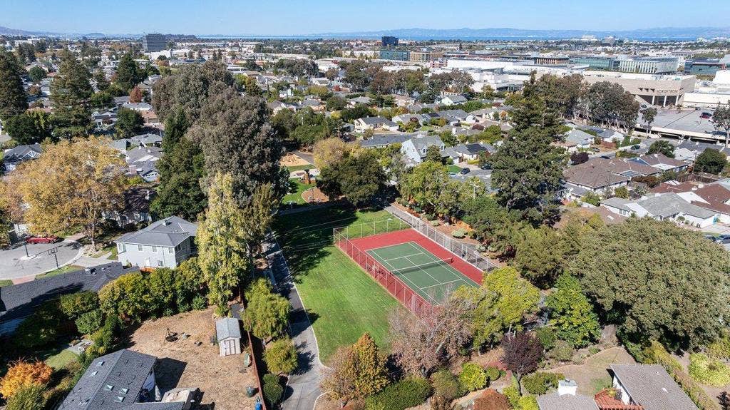 151 Louise Lane, San Mateo, CA 94403 151 Louise Lane, San Mateo, CA 94403