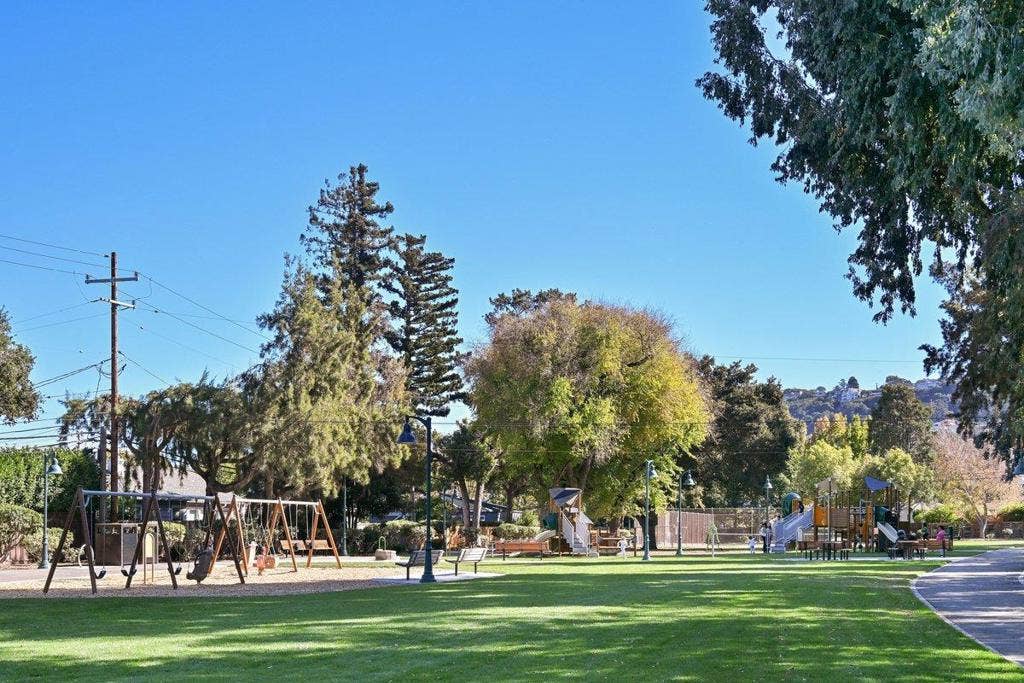 151 Louise Lane, San Mateo, CA 94403 151 Louise Lane, San Mateo, CA 94403