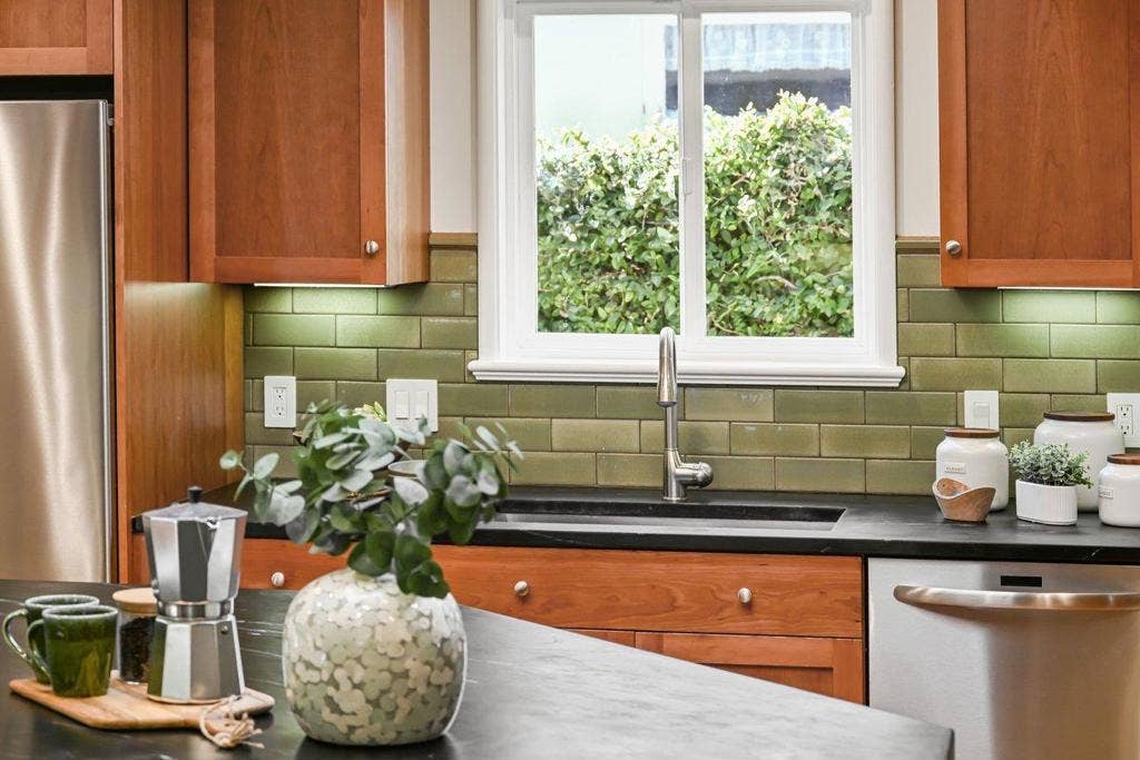 151 Louise Lane, San Mateo, CA 94403 151 Louise Lane, San Mateo, CA 94403