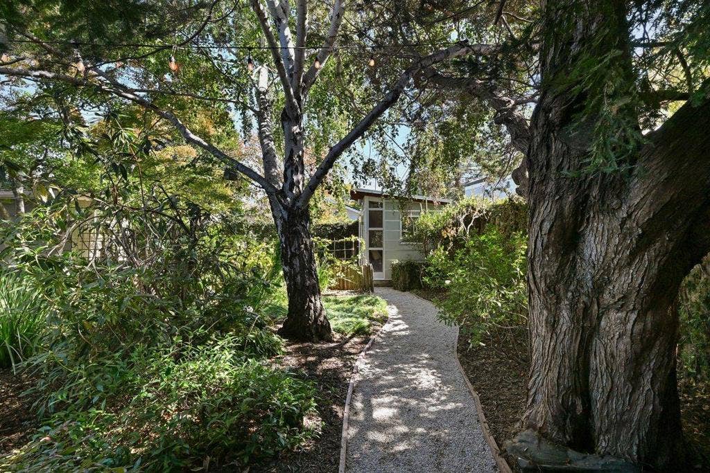 151 Louise Lane, San Mateo, CA 94403 151 Louise Lane, San Mateo, CA 94403