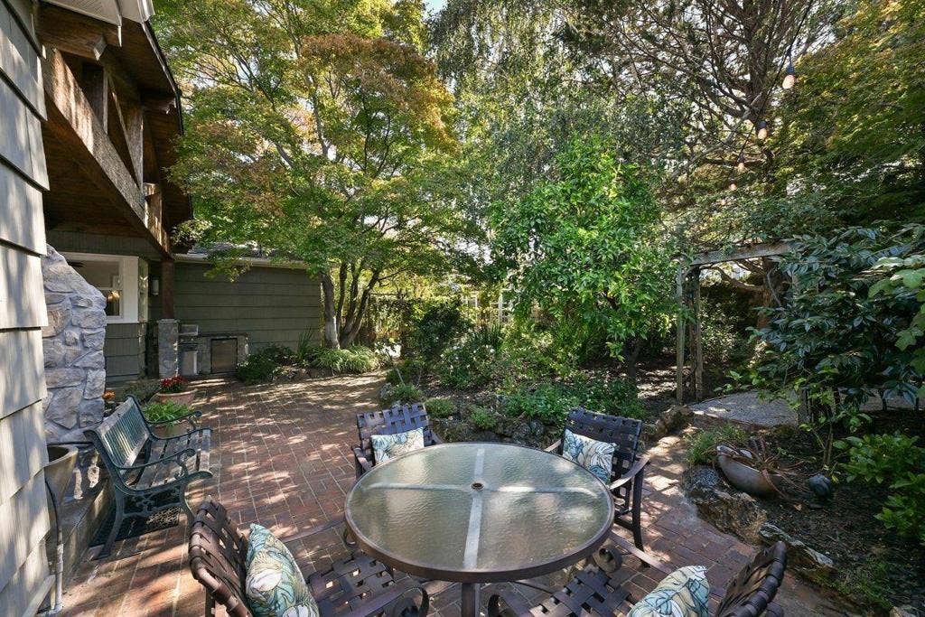 151 Louise Lane, San Mateo, CA 94403 151 Louise Lane, San Mateo, CA 94403