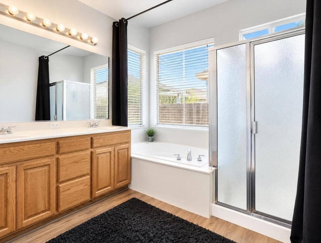5239 Sire Court, Riverbank, CA 95367 5239 Sire Court, Riverbank, CA 95367