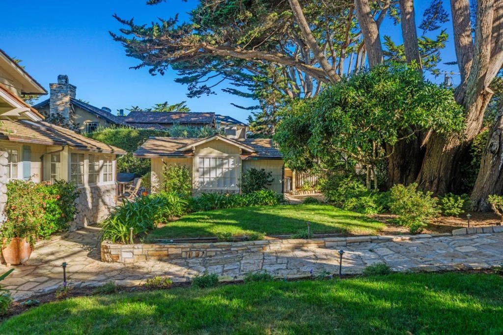 1383 San Antonio Avenue, Carmel, CA 93921 1383 San Antonio Avenue, Carmel, CA 93921