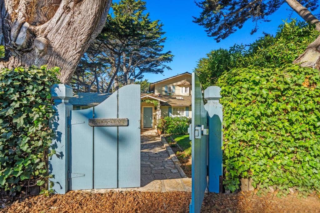 1383 San Antonio Avenue, Carmel, CA 93921 1383 San Antonio Avenue, Carmel, CA 93921