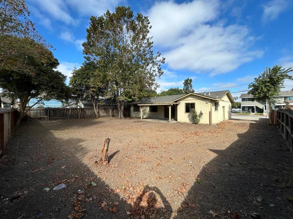 921 Nash Road, Hollister, CA 95023 921 Nash Road, Hollister, CA 95023