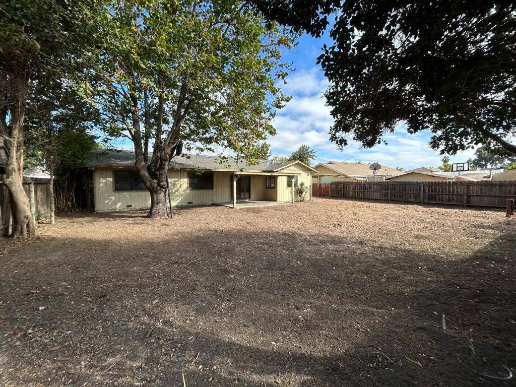 921 Nash Road, Hollister, CA 95023 921 Nash Road, Hollister, CA 95023