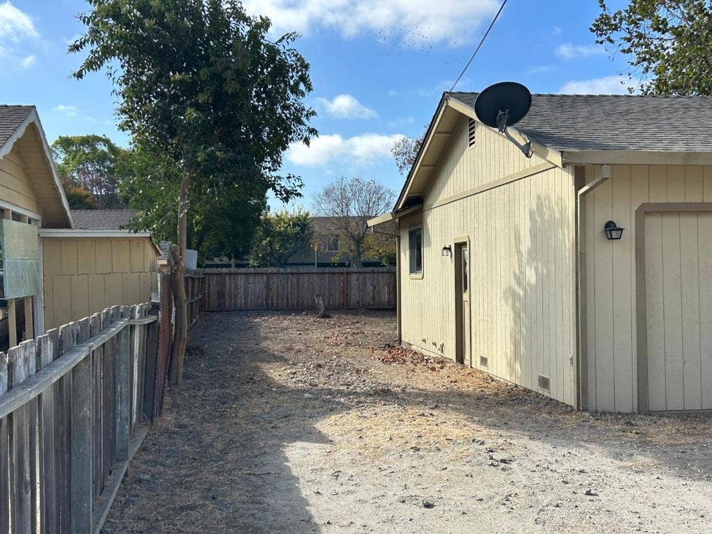 921 Nash Road, Hollister, CA 95023 921 Nash Road, Hollister, CA 95023