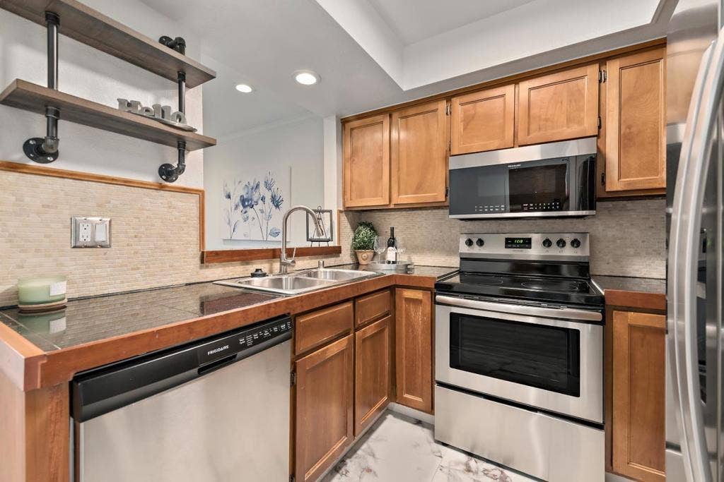 2209 Summereve Court, San Jose, CA 95122 2209 Summereve Court, San Jose, CA 95122
