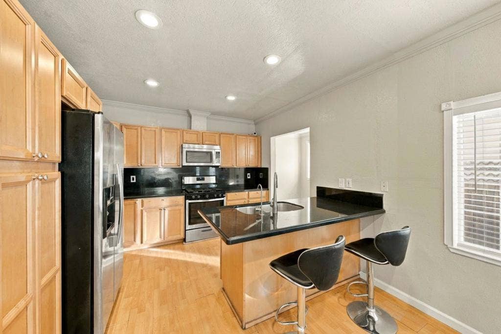 1080 S 8th Street, San Jose, CA 95112 1080 S 8th Street, San Jose, CA 95112
