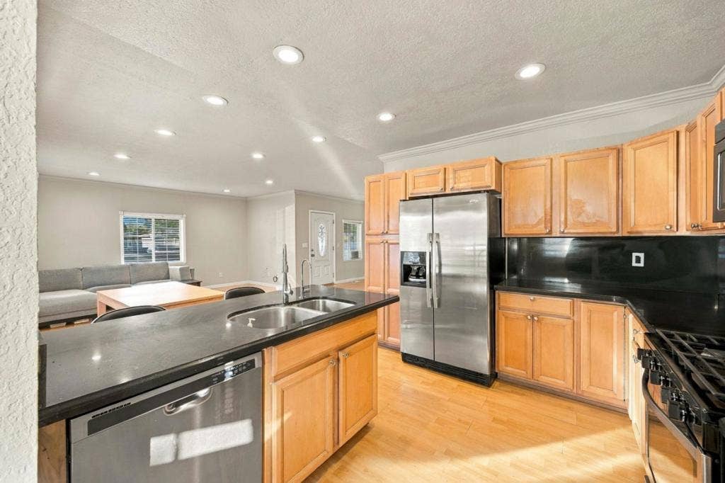 1080 S 8th Street, San Jose, CA 95112 1080 S 8th Street, San Jose, CA 95112