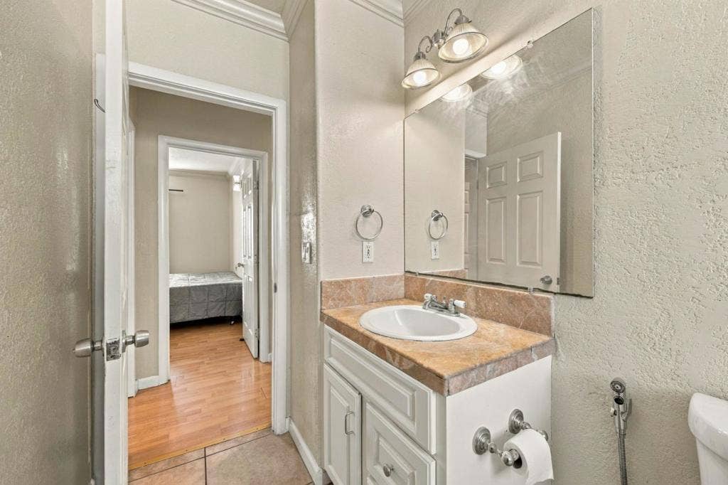1080 S 8th Street, San Jose, CA 95112 1080 S 8th Street, San Jose, CA 95112
