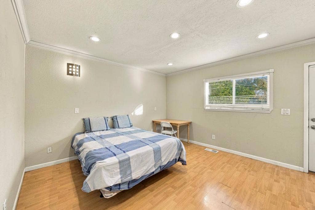 1080 S 8th Street, San Jose, CA 95112 1080 S 8th Street, San Jose, CA 95112