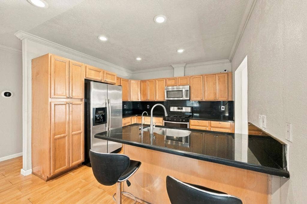 1080 S 8th Street, San Jose, CA 95112 1080 S 8th Street, San Jose, CA 95112