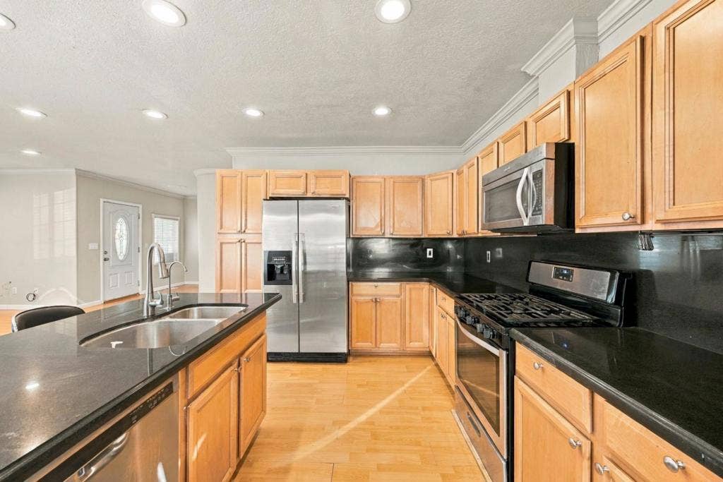 1080 S 8th Street, San Jose, CA 95112 1080 S 8th Street, San Jose, CA 95112