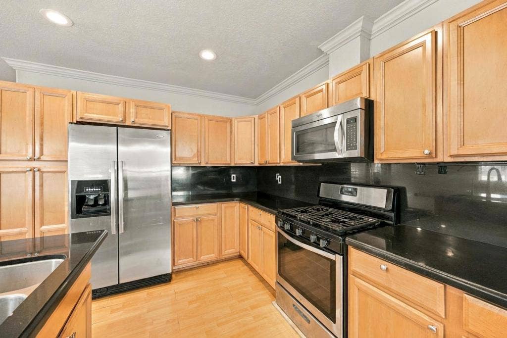 1080 S 8th Street, San Jose, CA 95112 1080 S 8th Street, San Jose, CA 95112