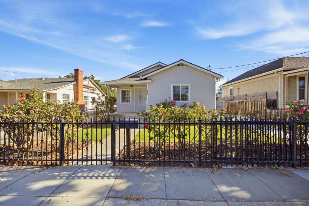 1080 S 8th Street, San Jose, CA 95112 1080 S 8th Street, San Jose, CA 95112
