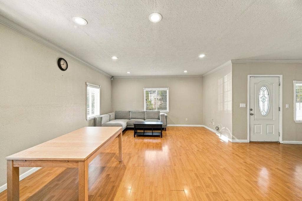 1080 S 8th Street, San Jose, CA 95112 1080 S 8th Street, San Jose, CA 95112