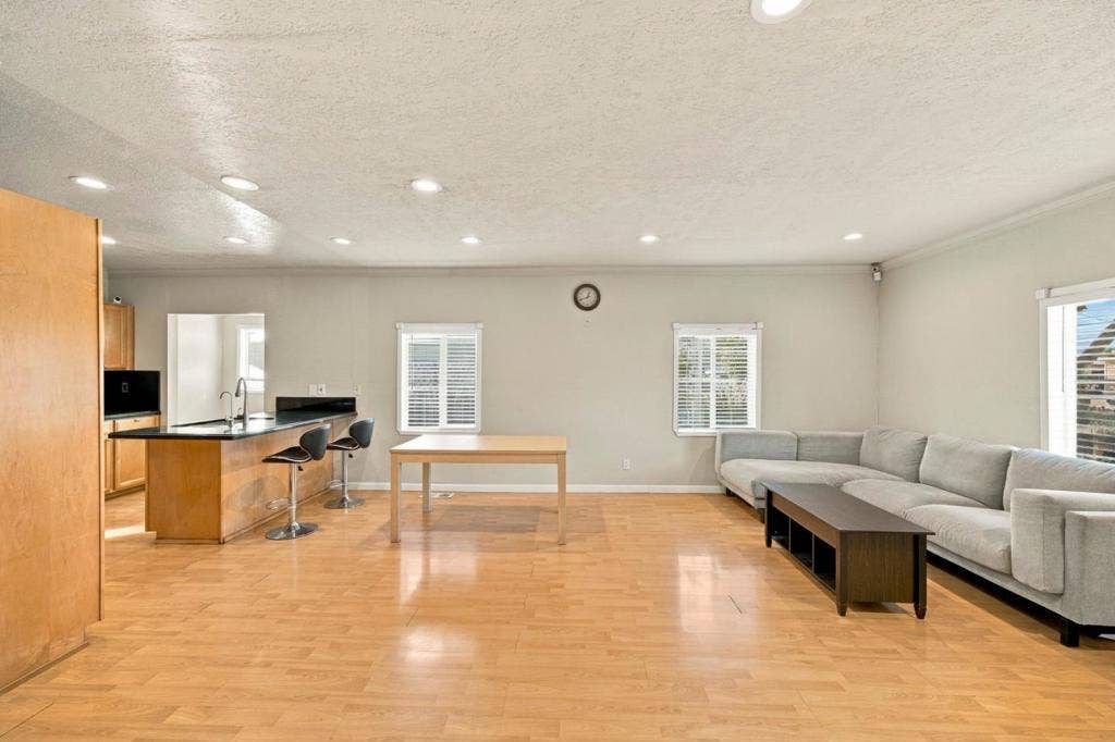 1080 S 8th Street, San Jose, CA 95112 1080 S 8th Street, San Jose, CA 95112