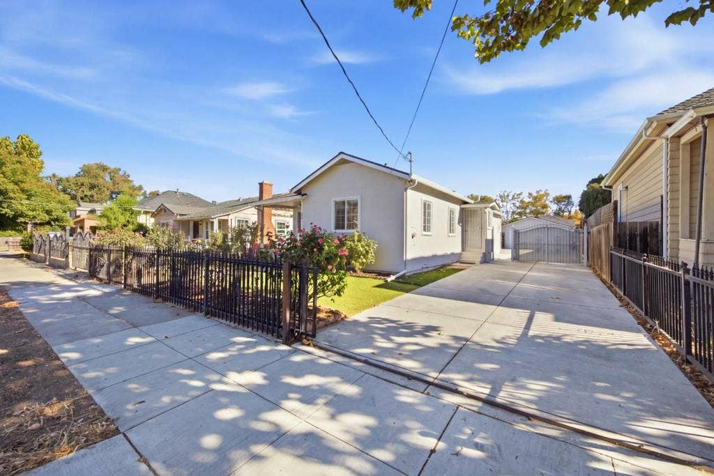 1080 S 8th Street, San Jose, CA 95112 1080 S 8th Street, San Jose, CA 95112