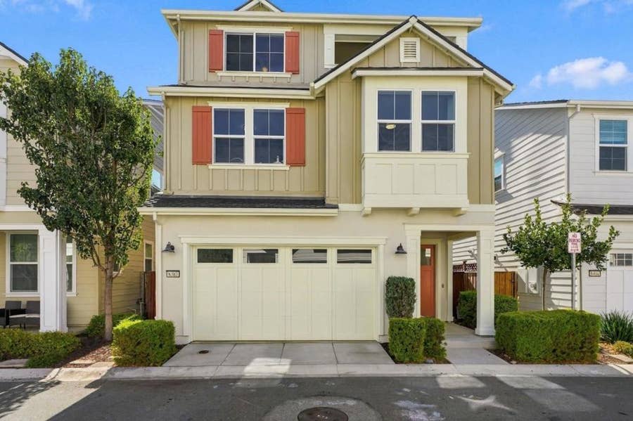 Property photo for 8380 Peninsula Way, Newark, CA