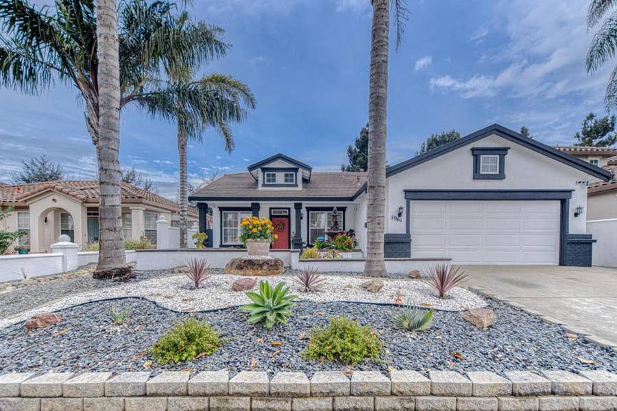 Property photo for 1961 Gladstone Way, Salinas, CA