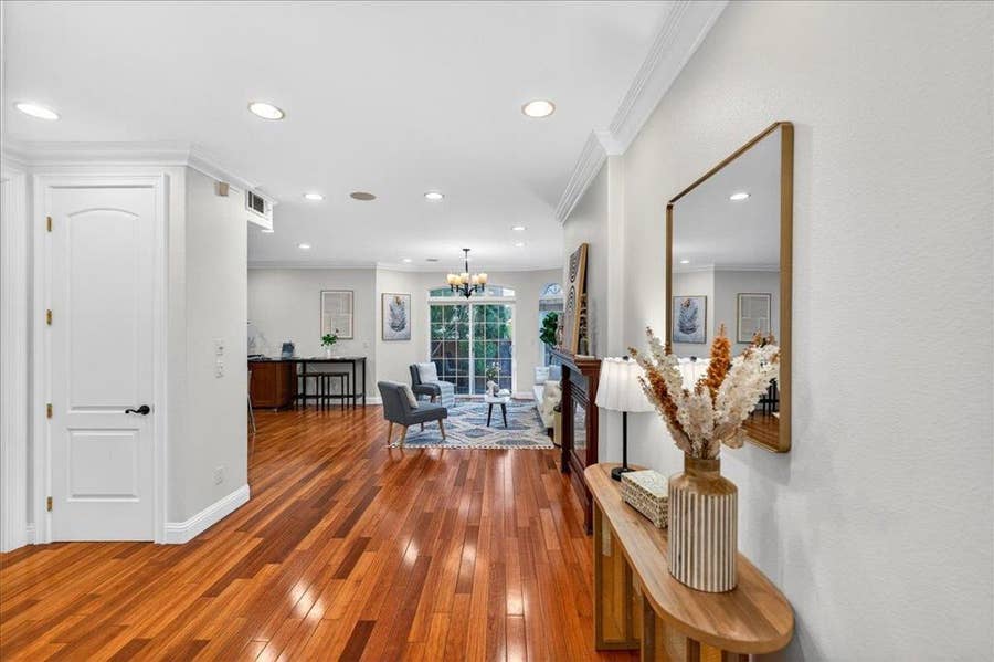 Property photo for 725 W Hacienda Avenue, Campbell, CA