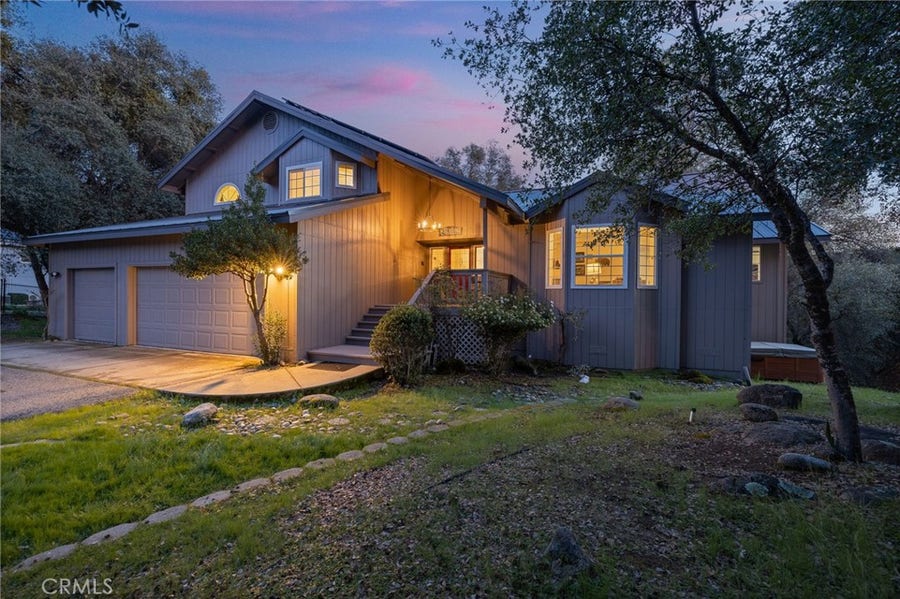 Property photo for 39301 Moonray Lane, Oakhurst, CA
