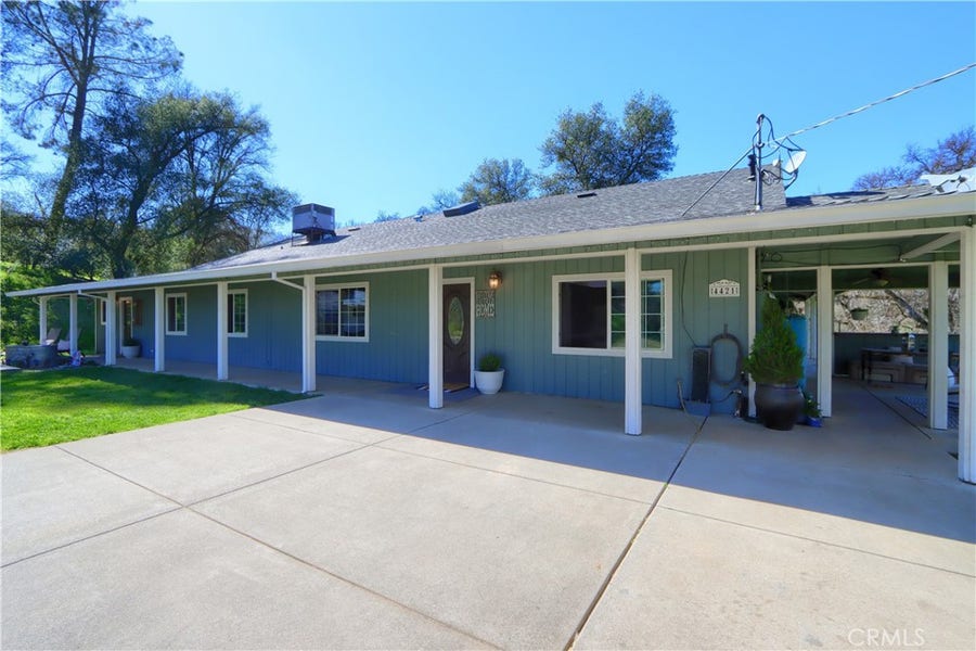 Property photo for 4421 Scrubby Oak, Mariposa, CA