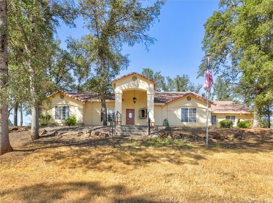 Property photo for 4139 Vista Grande Way, Mariposa, CA